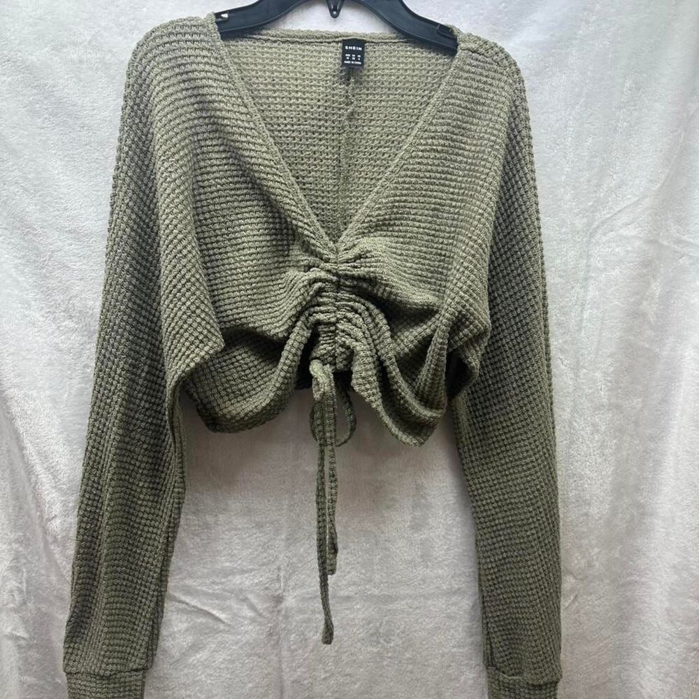 Shein Women's Green and Khaki Crop-top